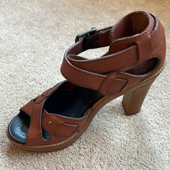 CHLOE Wooden Platform High Heel Cognac
Leather Criss Cross Sandal EU 38 - Picture 2 of 16